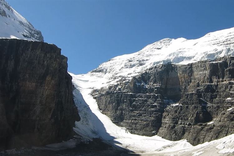 Canada Alberta: Banff NP, Lake Louise to Lake Agnes, Victoria Glacier, Walkopedia